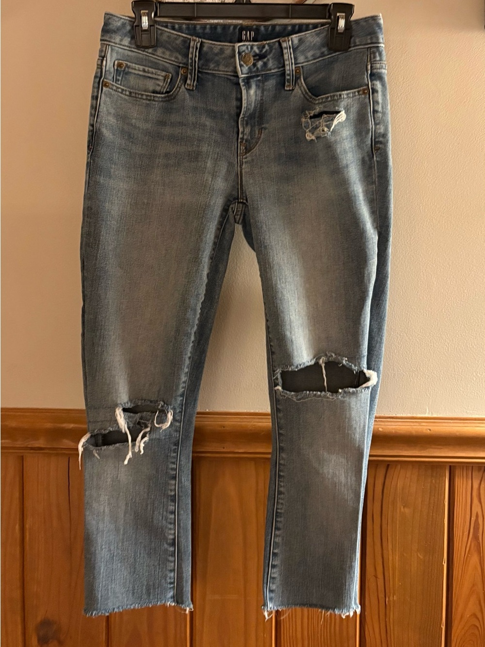 GAP sz 2, waist 26 Light Blue Distressed, cropped Slim Jeans, holes